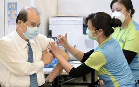 The dawn of customs clearance: Hong Kong's new crown vaccination appointments are full! 70,000