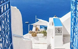 The tourism industry in Greece is gradually opening up, and this status enjoys an exemption from ent