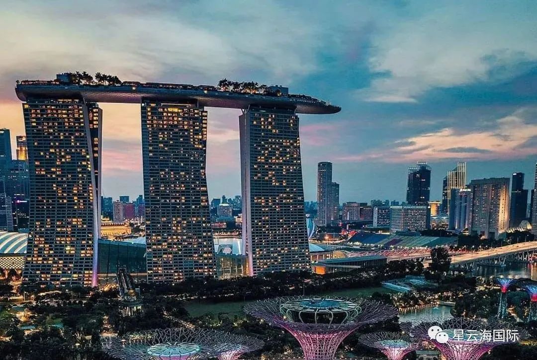 Singapore ranks 1st in Asia in terms of competitiveness, and Hong Kong returns to the top 5 in the w